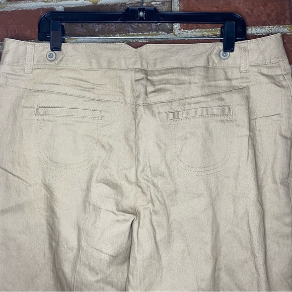 Cato Women's Khaki Dressy Bermuda Plus Shorts Size 16 - Picture 5 of 8